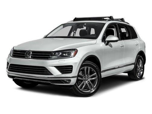 Pure White 2016 Volkswagen Touareg Lux