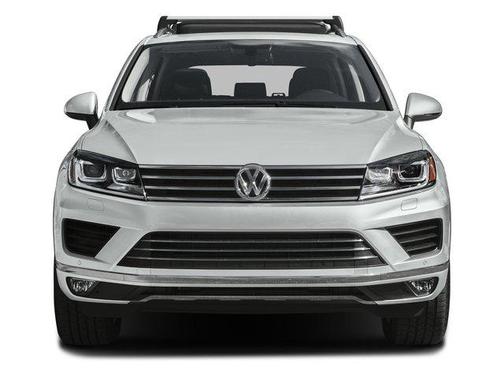 Pure White 2016 Volkswagen Touareg Lux