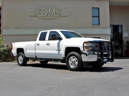 Photo 3 of 37 of 2019 Chevrolet Silverado 2500 LT