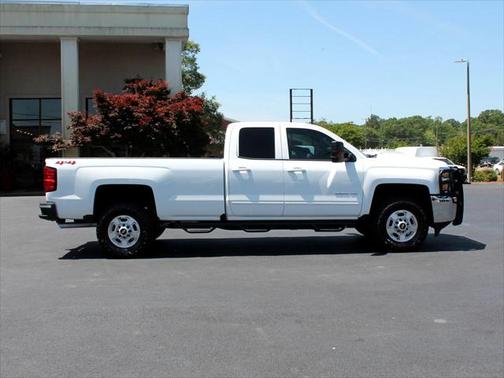 Photo 4 of 37 of 2019 Chevrolet Silverado 2500 LT