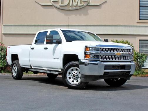 Photo 2 of 33 of 2019 Chevrolet Silverado 2500 WT
