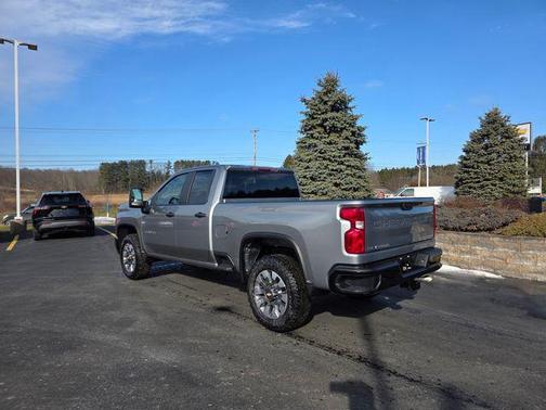 Sterling Gray Metallic 2026 Chevrolet Silverado 2500 Custom