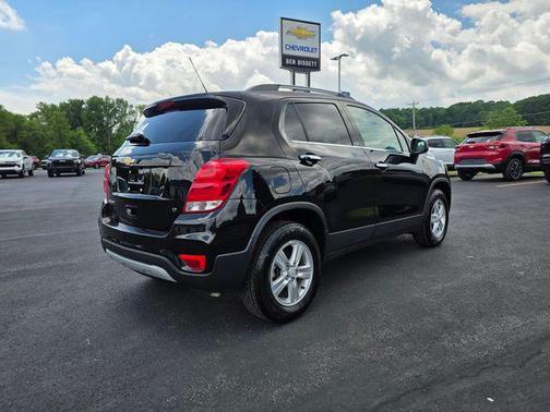 Mosaic Black 2019 Chevrolet Trax LT