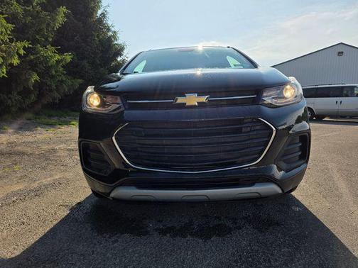 Mosaic Black 2019 Chevrolet Trax LT