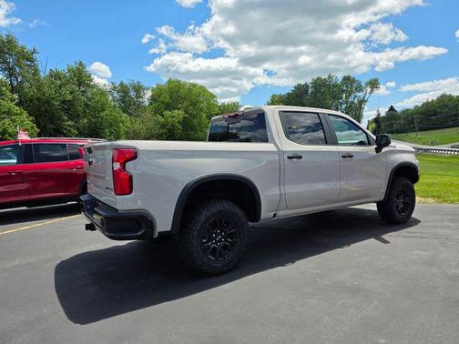 White Sands 2026 Chevrolet Silverado 1500 ZR2