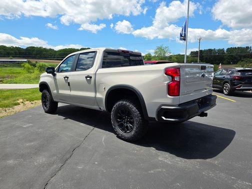 White Sands 2026 Chevrolet Silverado 1500 ZR2