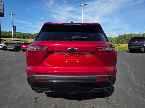 Radiant Red Tintcoat 2026 Chevrolet Equinox RS