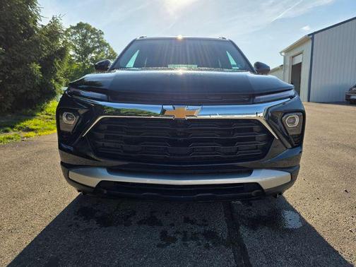 Mosaic Black Metallic 2026 Chevrolet Trailblazer LT