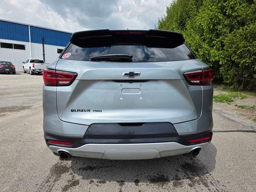 Sterling Gray Metallic 2023 Chevrolet Blazer 2LT