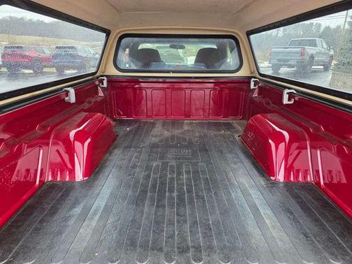 2003 Chevrolet S-10 Base