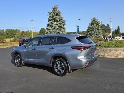 2021 Toyota Highlander Hybrid XLE