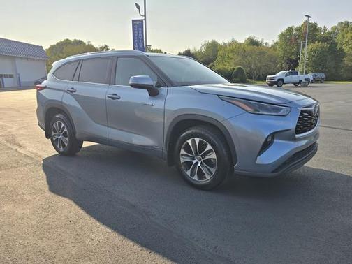 2021 Toyota Highlander Hybrid XLE