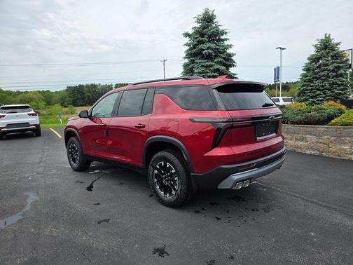 Radiant Red Tintcoat 2026 Chevrolet Traverse Z71