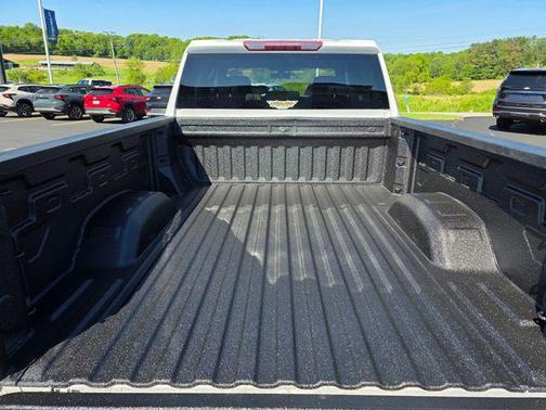Summit White 2022 Chevrolet Silverado 2500 WT