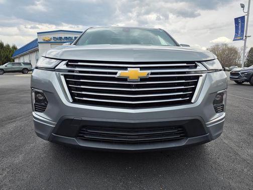 Sterling Gray Metallic 2023 Chevrolet Traverse Premier