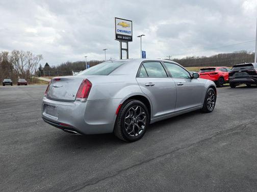 2018 Chrysler 300 S