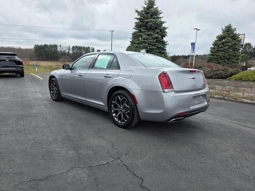2018 Chrysler 300 S