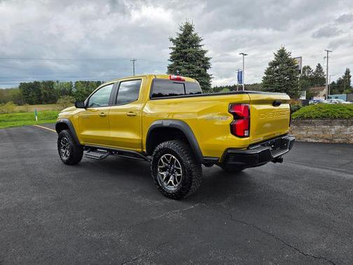 Nitro Yellow Metallic 2024 Chevrolet Colorado ZR2