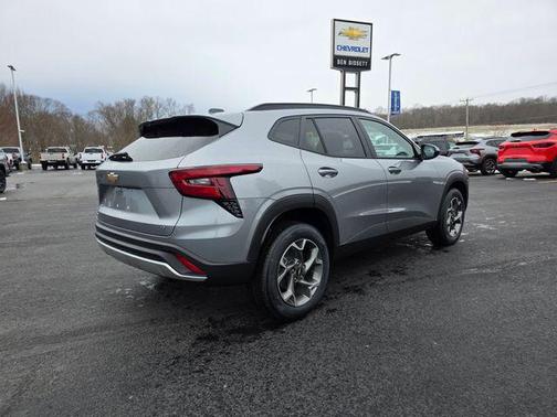 Sterling Gray Metallic 2026 Chevrolet Trax LT