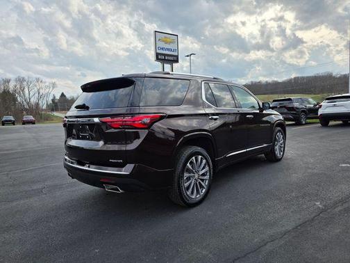 Black Cherry Metallic 2023 Chevrolet Traverse Premier