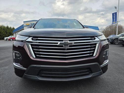 Black Cherry Metallic 2023 Chevrolet Traverse Premier
