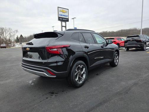 Mosaic Black Metallic 2026 Chevrolet Trax LT