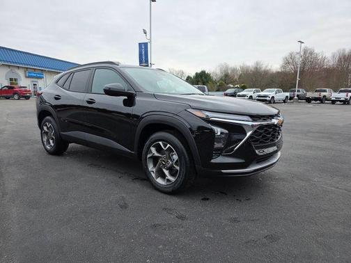 Mosaic Black Metallic 2026 Chevrolet Trax LT