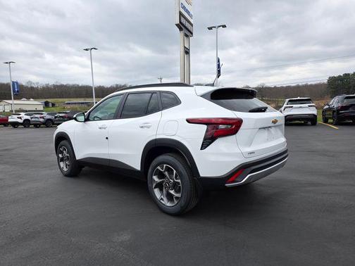 Summit White 2026 Chevrolet Trax LT