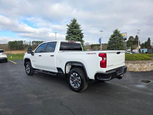 2022 Chevrolet Silverado 2500 Custom