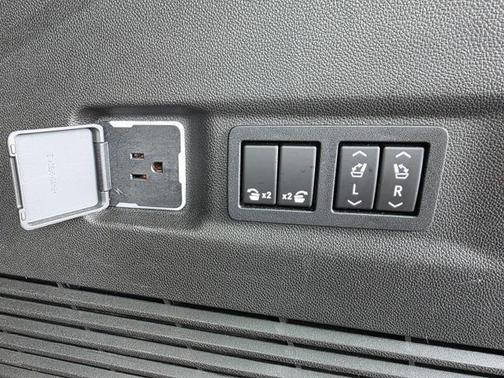 2021 Chevrolet Suburban RST