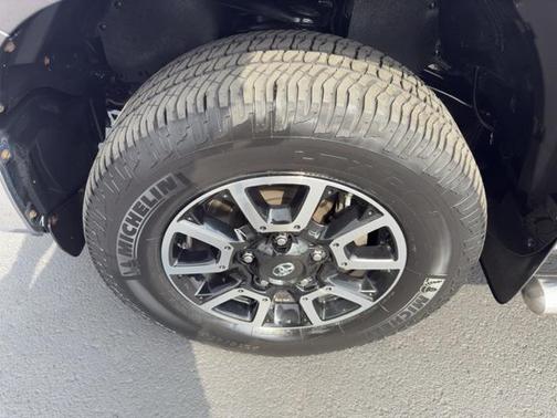 2018 Toyota Tundra SR5