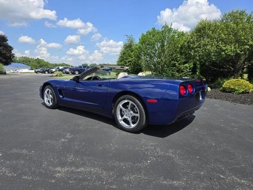 2004 Chevrolet Corvette Base