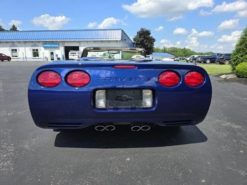 2004 Chevrolet Corvette Base