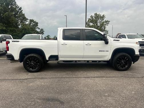 Summit White 2025 Chevrolet Silverado 2500 LT