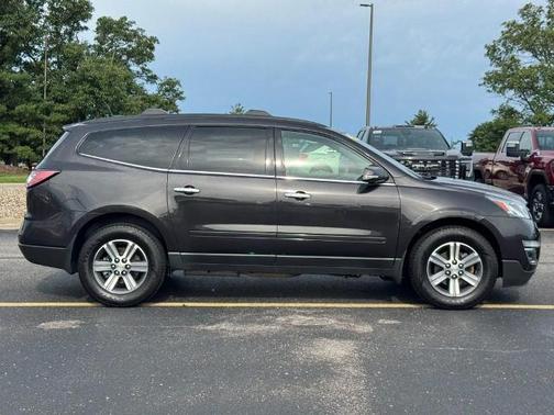 Tungsten Metallic 2017 Chevrolet Traverse LT