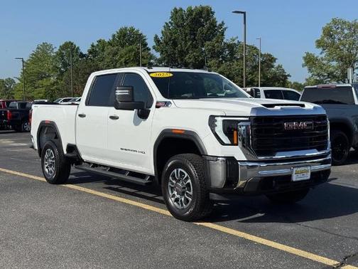 Summit White 2025 GMC Sierra 3500 Pro
