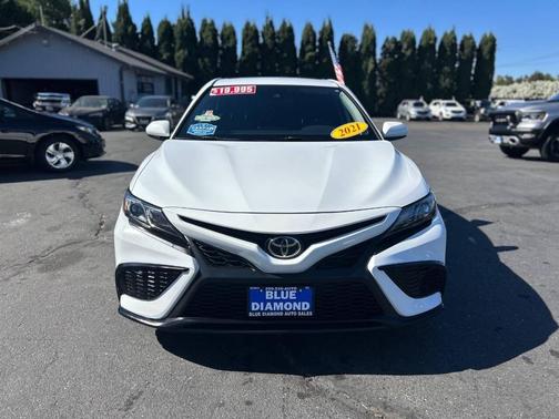 Super White 2021 Toyota Camry SE