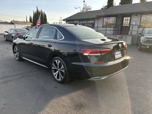2022 Volkswagen Passat 2.0T SE