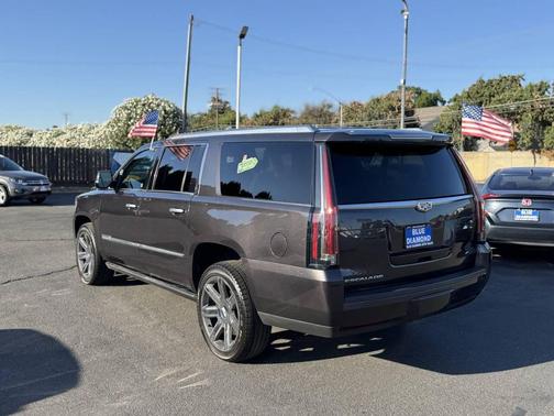 2016 Cadillac Escalade ESV Premium