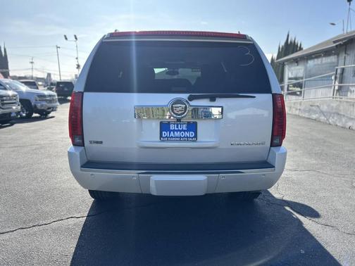 2012 Cadillac Escalade Luxury