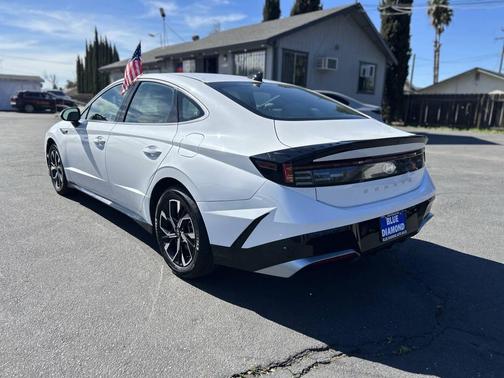 2025 Hyundai SONATA SEL