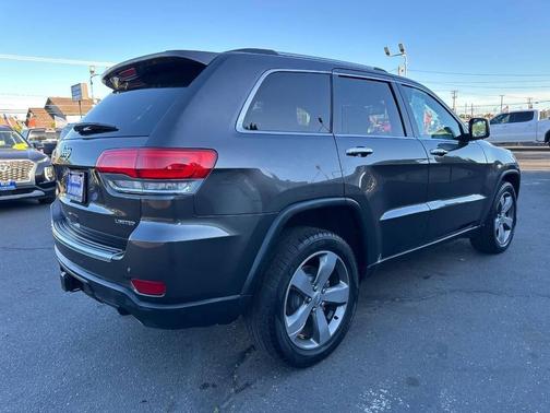 Granite Crystal Metallic Clearcoat 2015 Jeep Grand Cherokee Limited