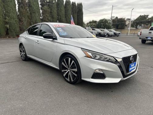 2020 Nissan Altima SR FWD