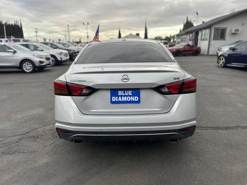 2020 Nissan Altima SR FWD