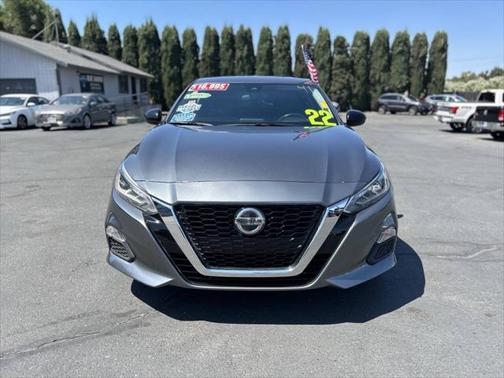2022 Nissan Altima SR FWD