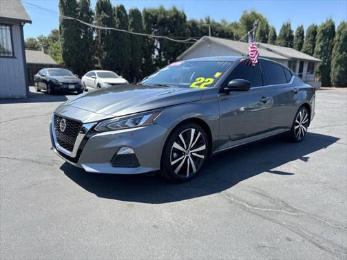 2022 Nissan Altima SR FWD