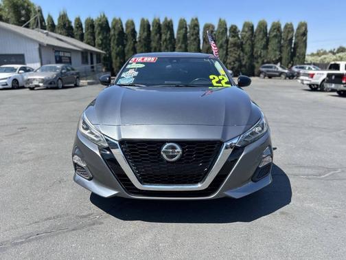 2022 Nissan Altima SR FWD