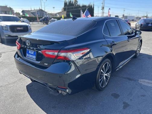 Galactic Aqua Mica 2019 Toyota Camry SE