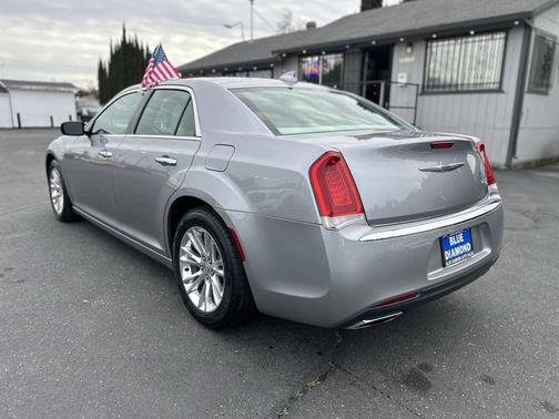 2016 Chrysler 300 S