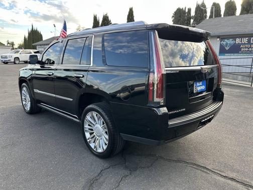 2017 Cadillac Escalade Platinum